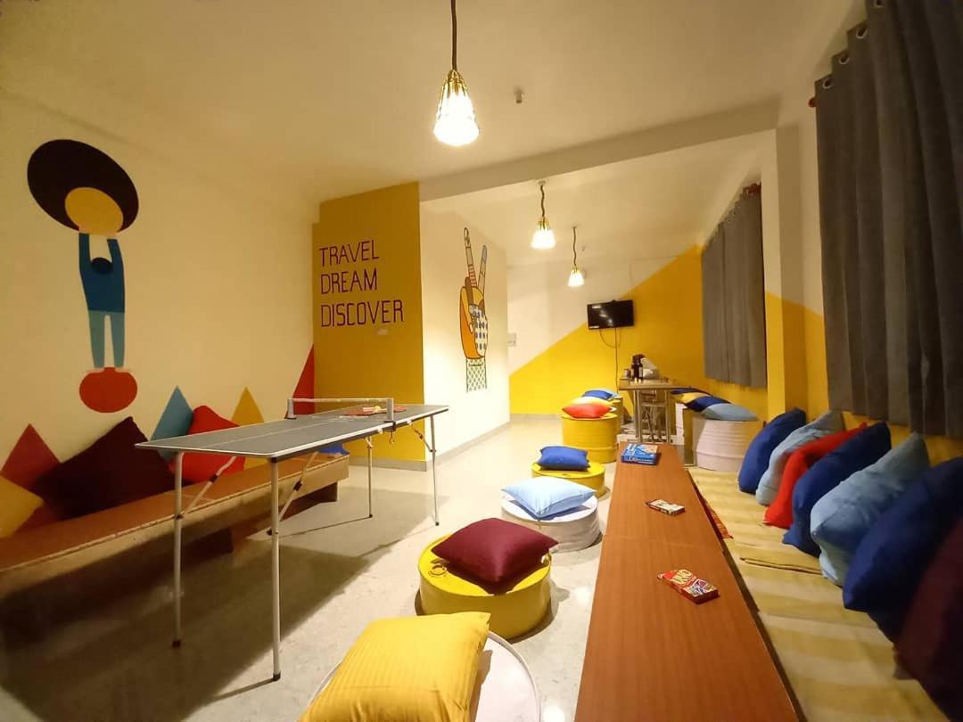 Nomads Hostel Tosh מראה חיצוני תמונה