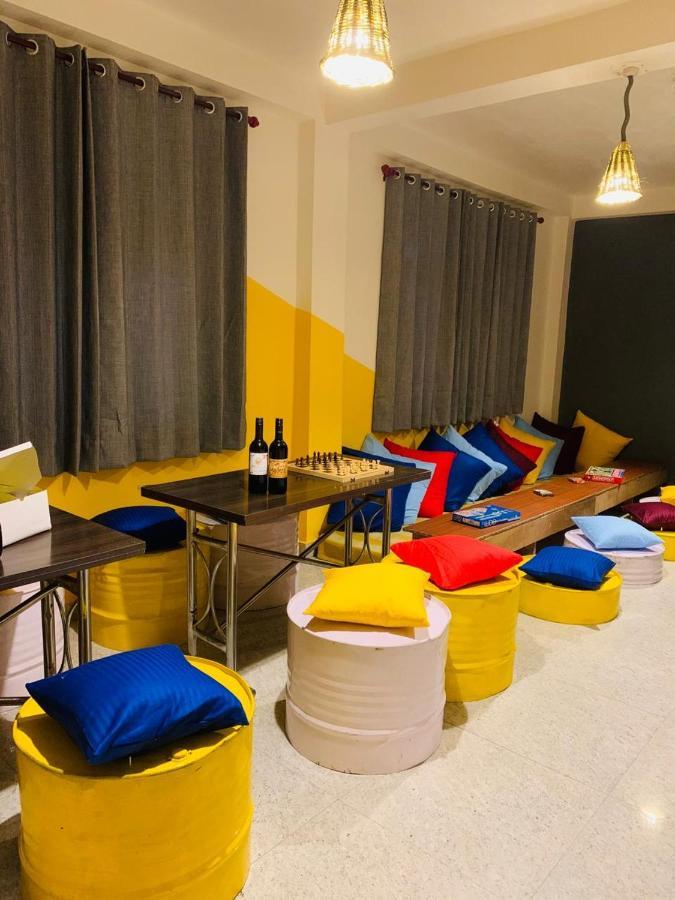 Nomads Hostel Tosh מראה חיצוני תמונה