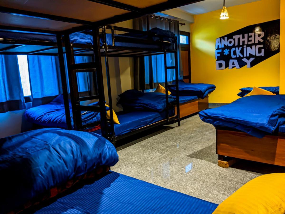 Nomads Hostel Tosh מראה חיצוני תמונה