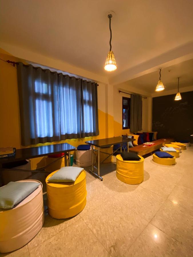 Nomads Hostel Tosh מראה חיצוני תמונה