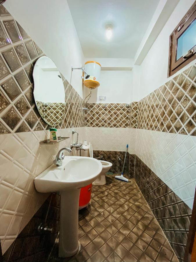 Nomads Hostel Tosh מראה חיצוני תמונה